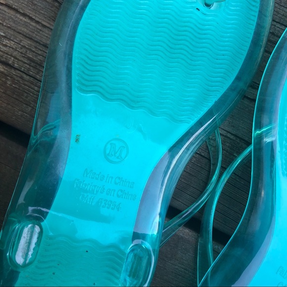 3 pairs of Flip Flops - Picture 10 of 14